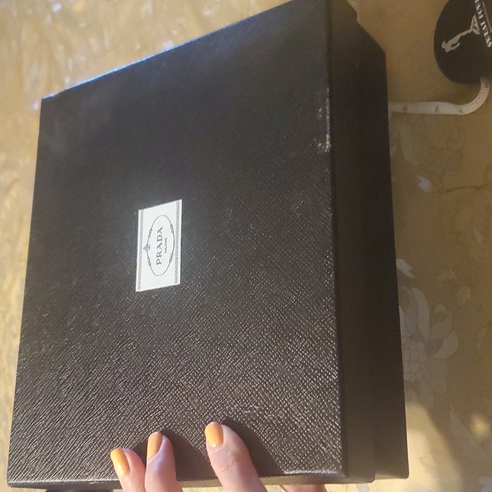 Black Prada box - Picture 7 of 8